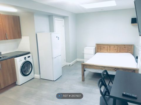 Southampton Street, Reading RG1, Studio to rent