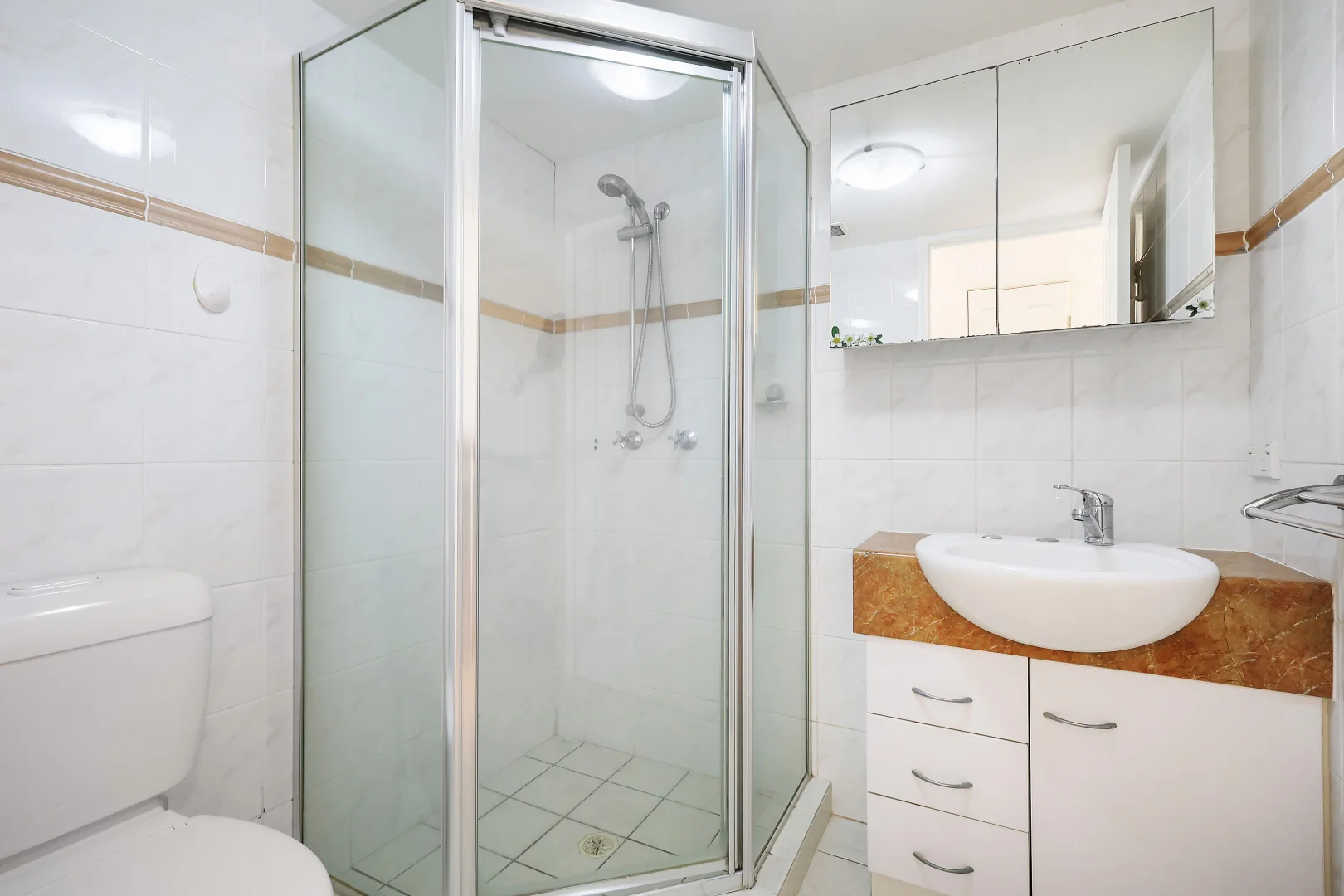 Additional image 7 of 2/89-91 Bayview Street, Runaway Bay QLD 4216