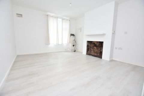 Radley Square, Nottingham NG6