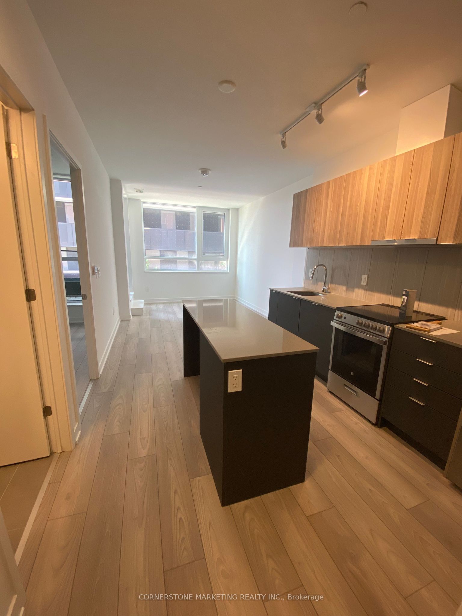 Additional image 3 of 217-8 Tippett Road, Toronto, ON, M3H 0E7