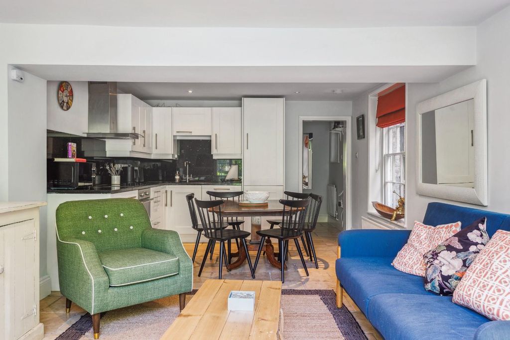 Additional image 3 of 2 bed maisonette for saleSt. Nicholas Road, Salisbury SP1