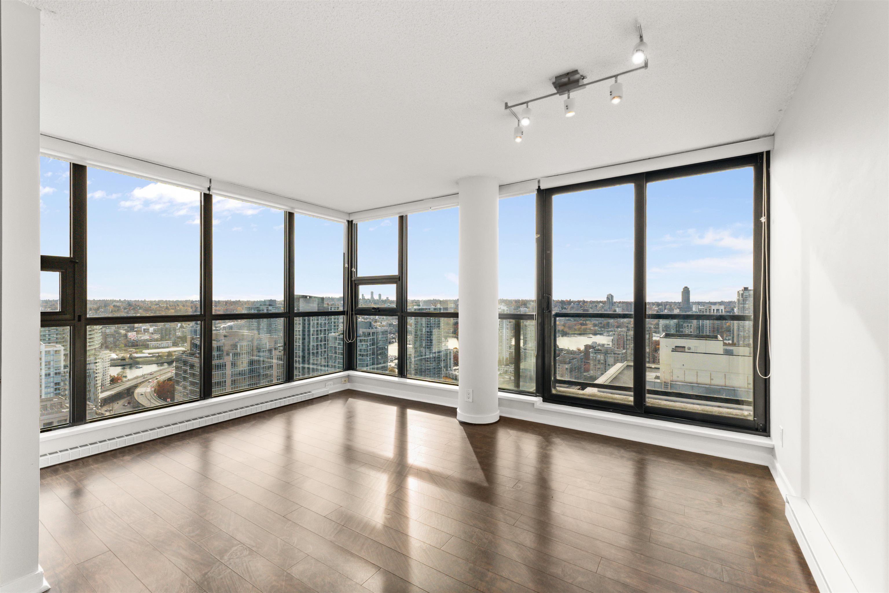 Additional image 4 of 3403-909 Mainland Street, Vancouver, BC, V6B 1T7