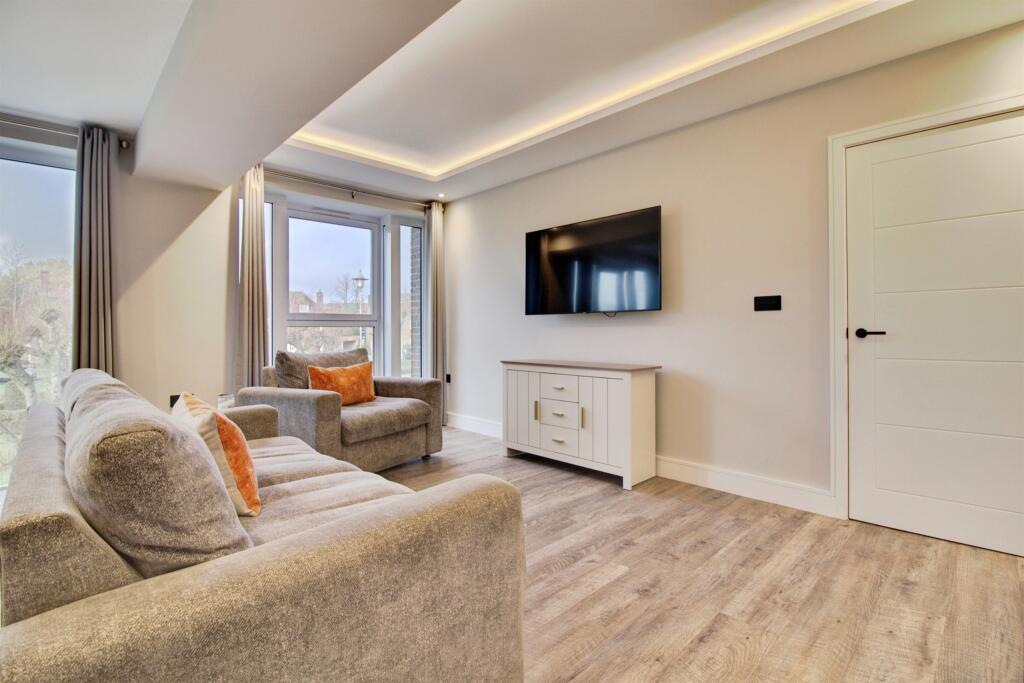 Additional image 4 of Parkway, Welwyn Garden City