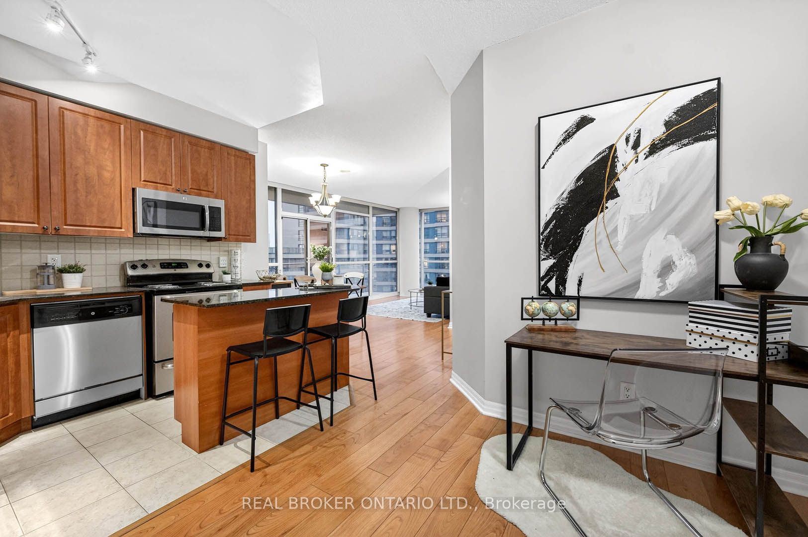 Additional image 3 of 908-225 Webb Drive, Mississauga, ON, L5B 4P2