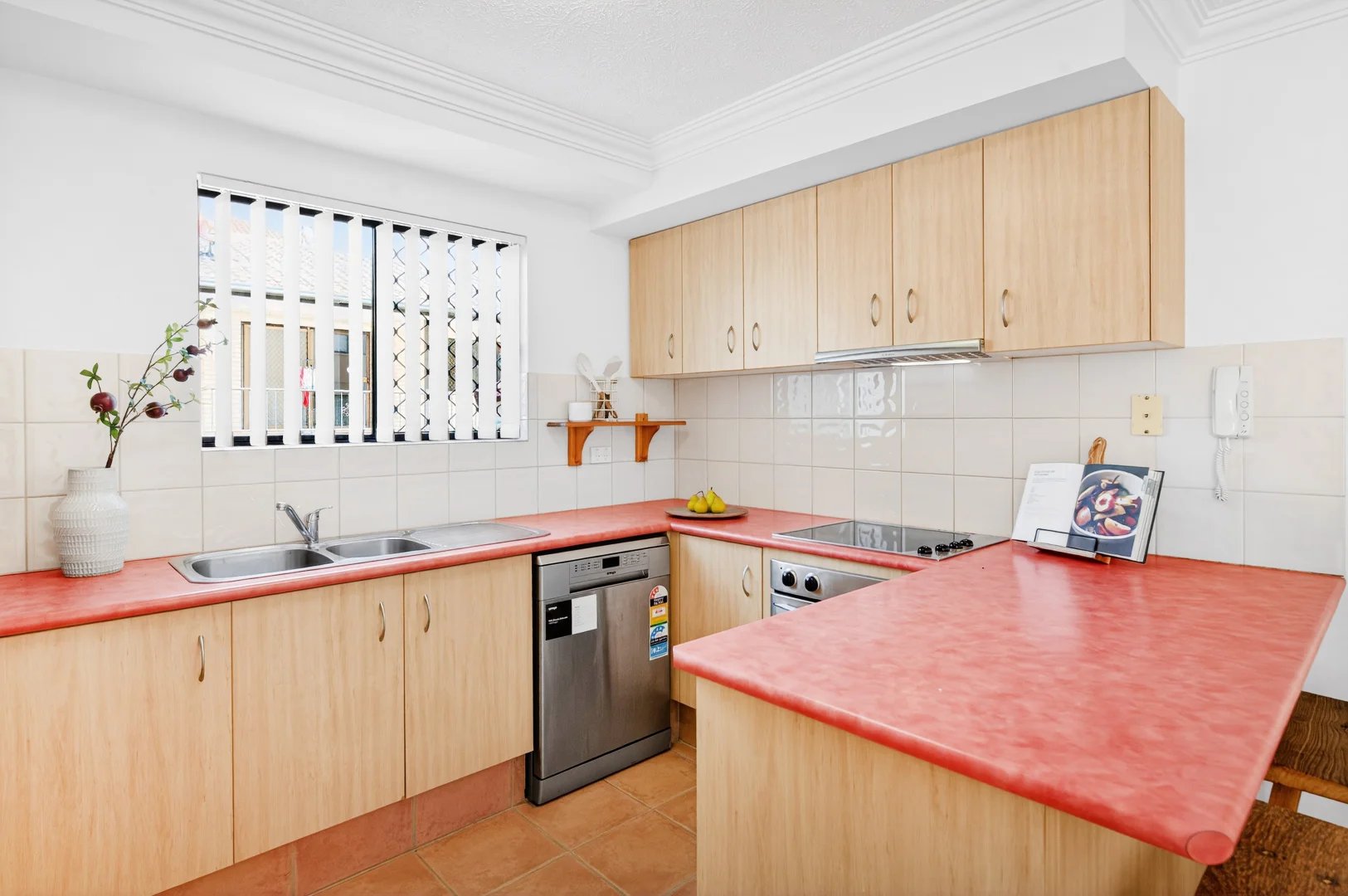 Additional image 10 of 4/47 Bayview Street, Runaway Bay QLD 4216