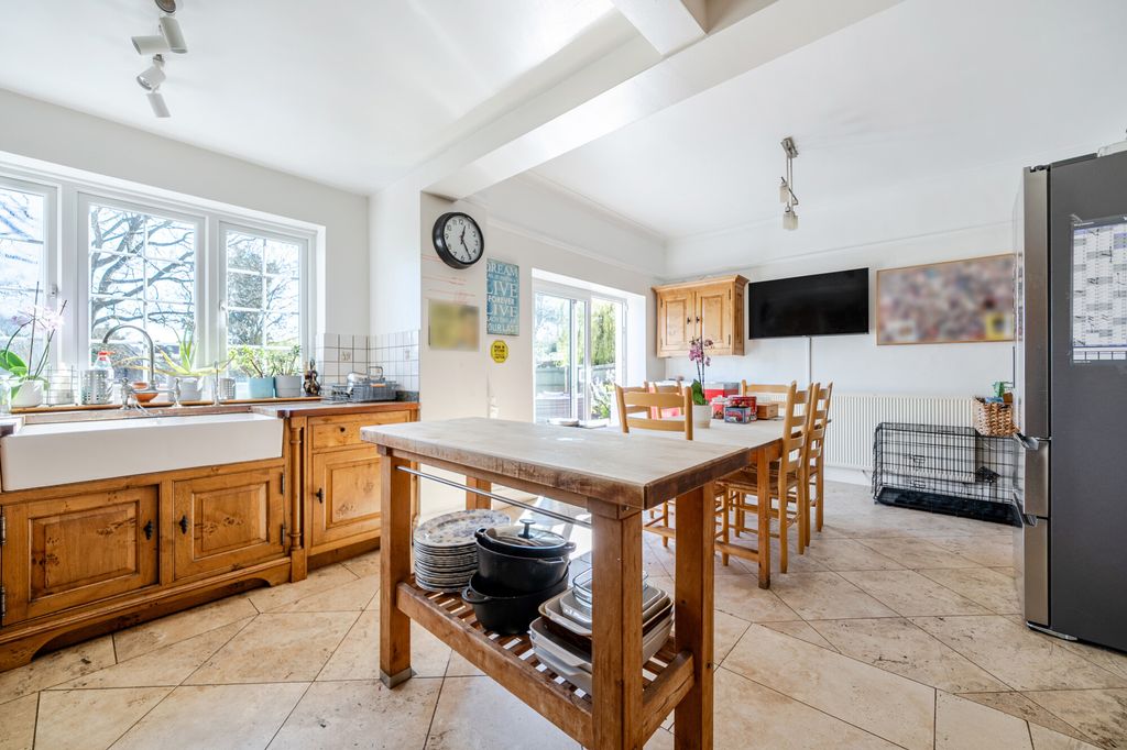 Additional image 10 of 6 bed detached house for saleLyonsdown Avenue, New Barnet EN5