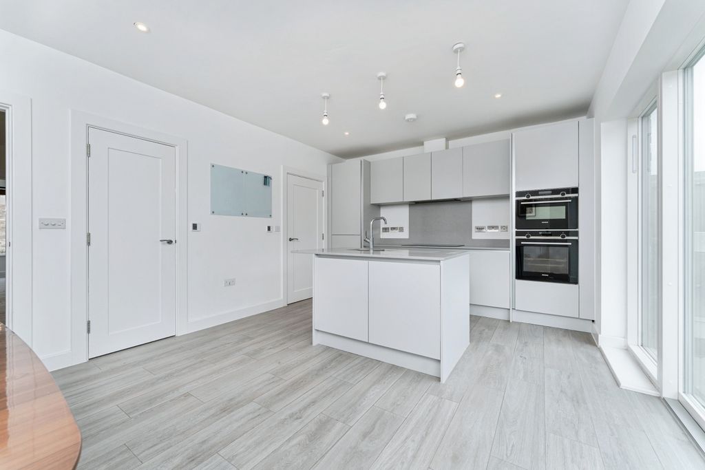 Additional image 5 of 4 bed semi-detached house for saleTurvill Place, Cambridge CB4