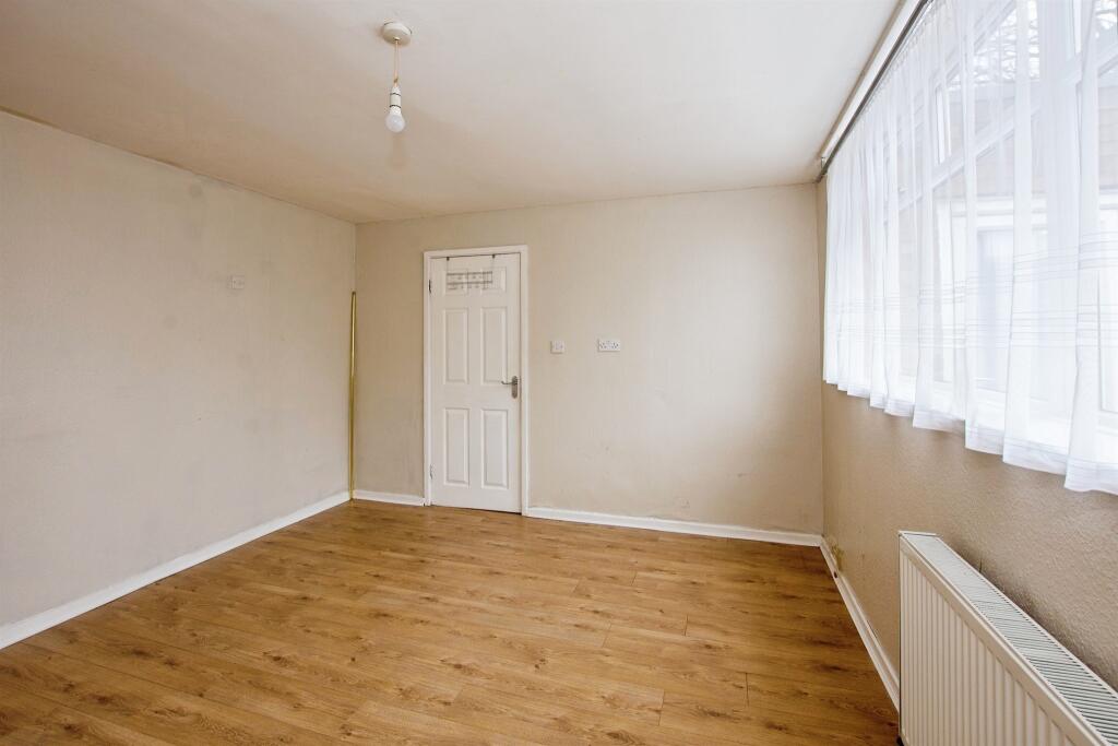 Gisborn Close, Birmingham photo 5