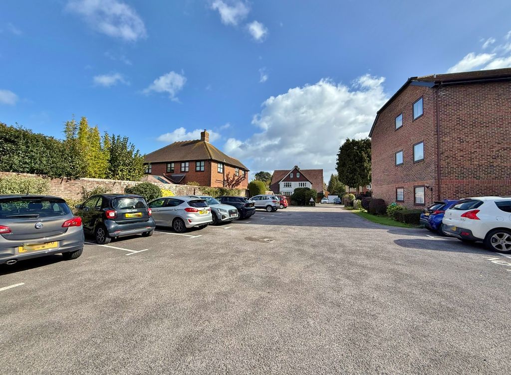 Additional image 8 of 1 bed property for saleOaklands Road, Havant PO9