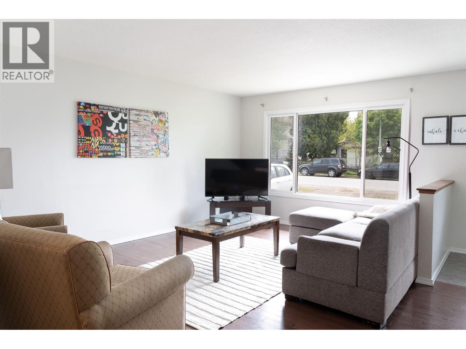 792 Dehart Avenue, Kelowna, BC, V1Y6A1 photo 3