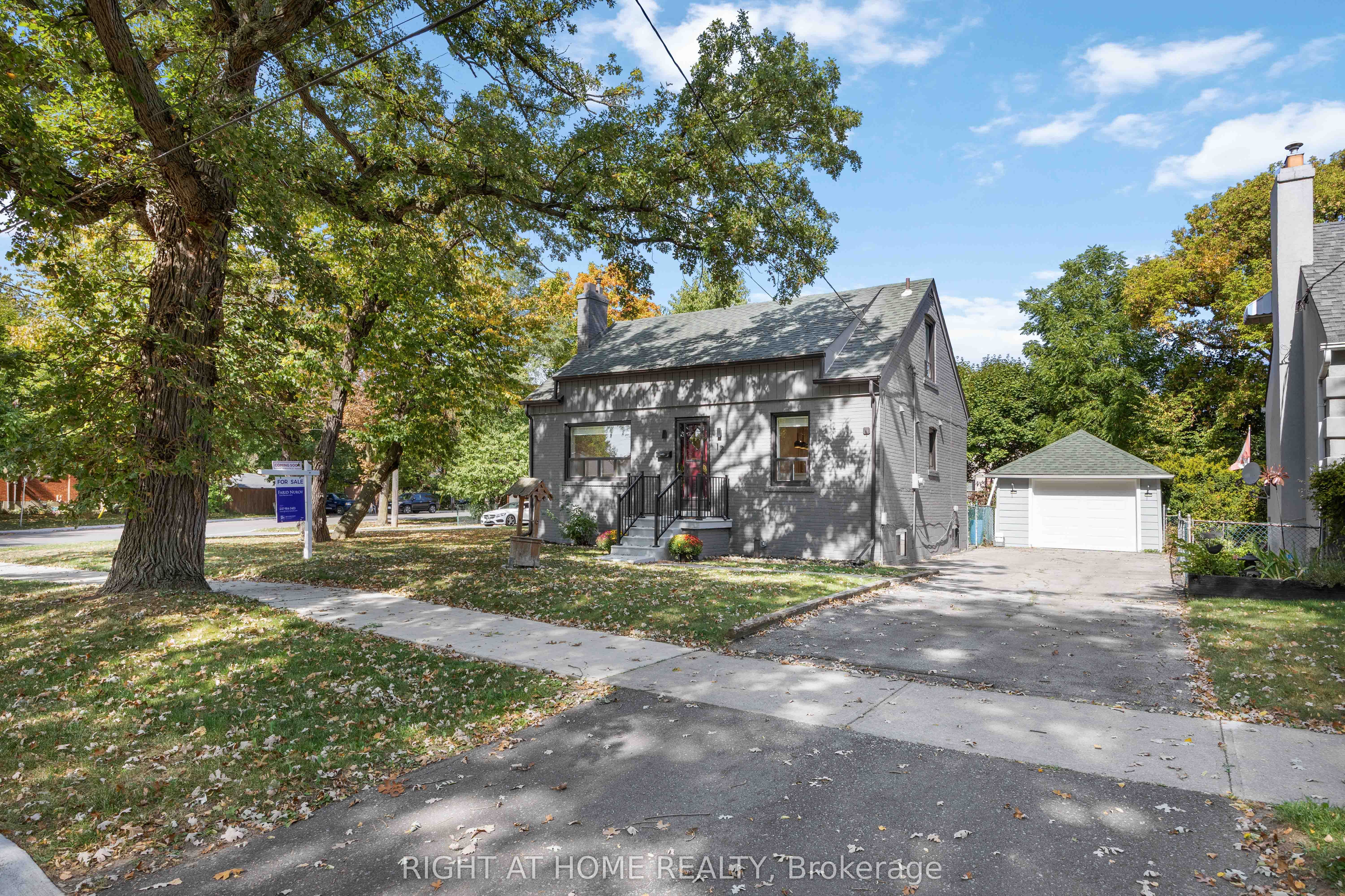 12 Rosalie Avenue N, Toronto, ON, M3L 1C5