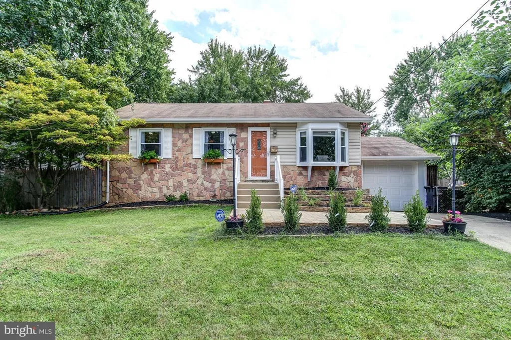 9715 Damascus Drive, Manassas, VA 20109