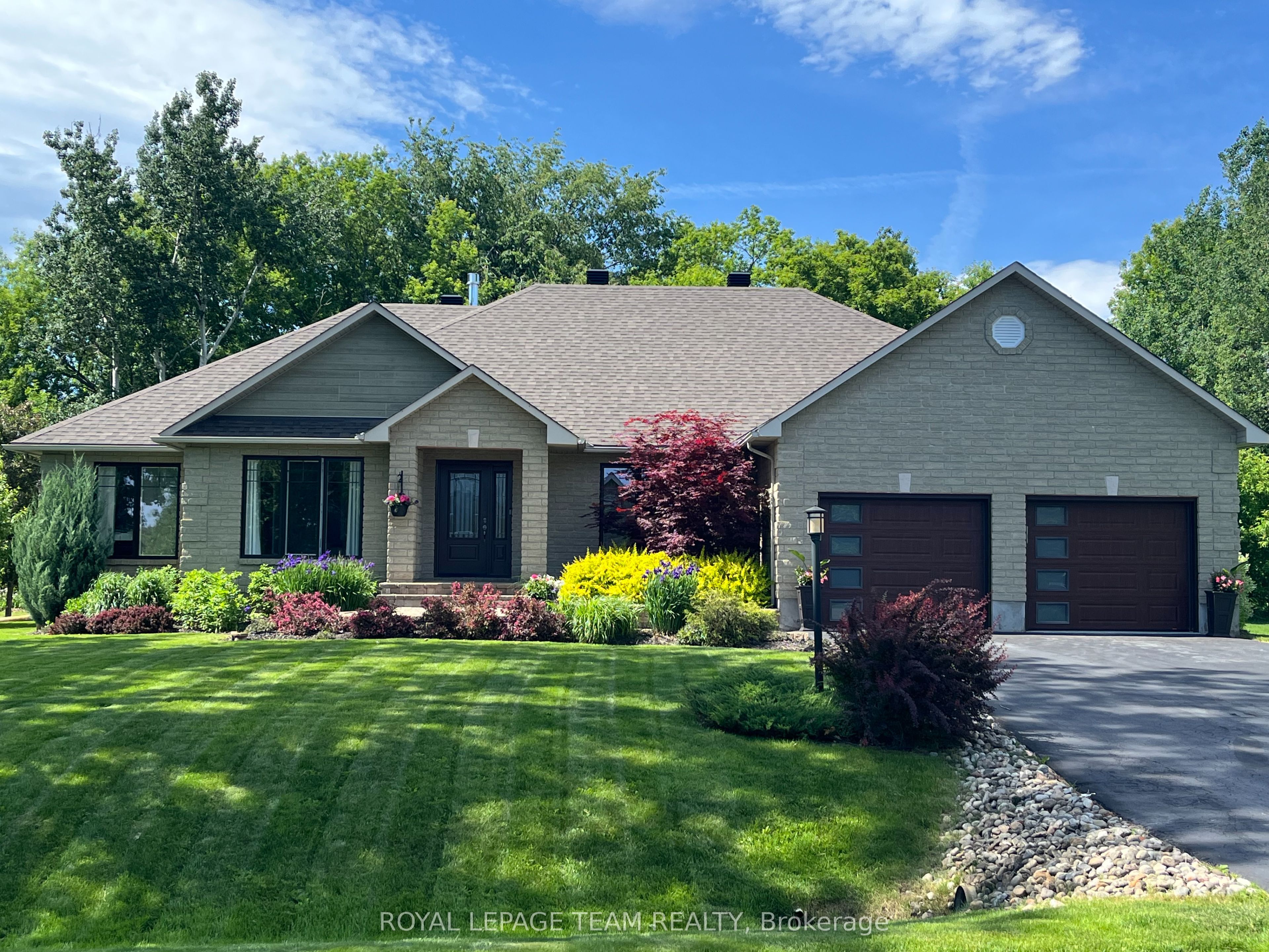 6903 Twin Lakes Avenue, Ottawa, ON, K4P 1P1
