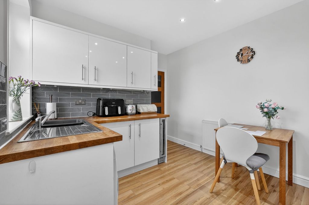 Additional image 11 of 2 bed flat for sale125 Brewland Street, Galston KA4
