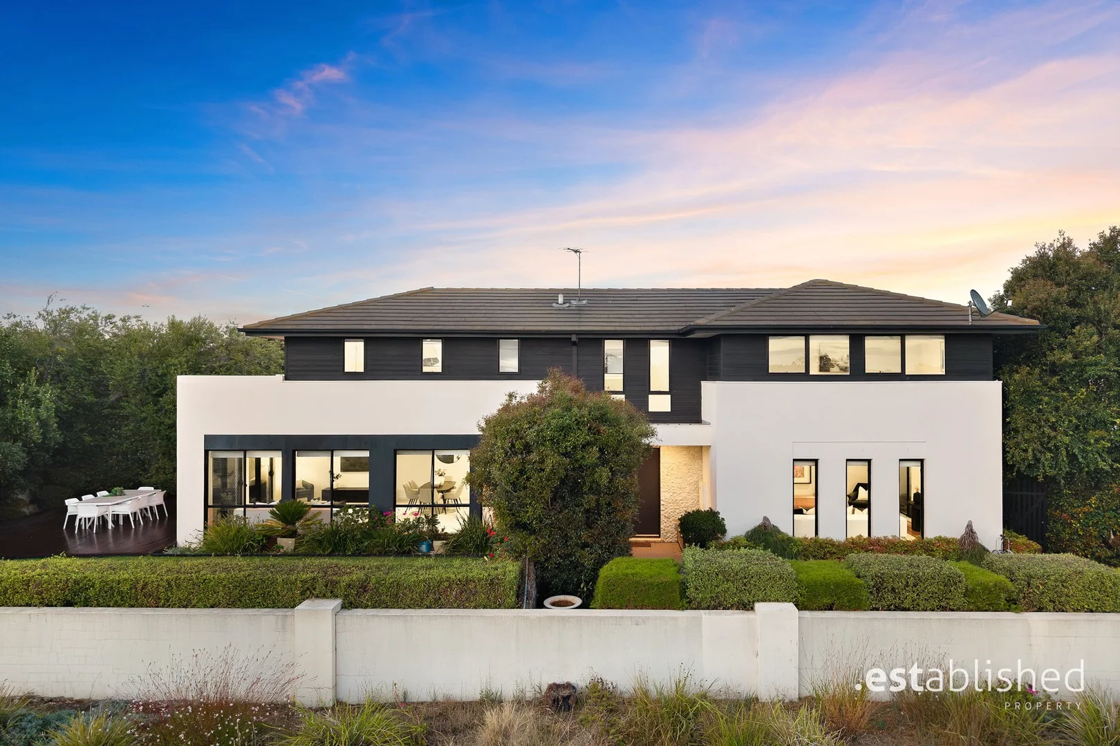 52 Signature Boulevard, Sanctuary Lakes VIC 3030