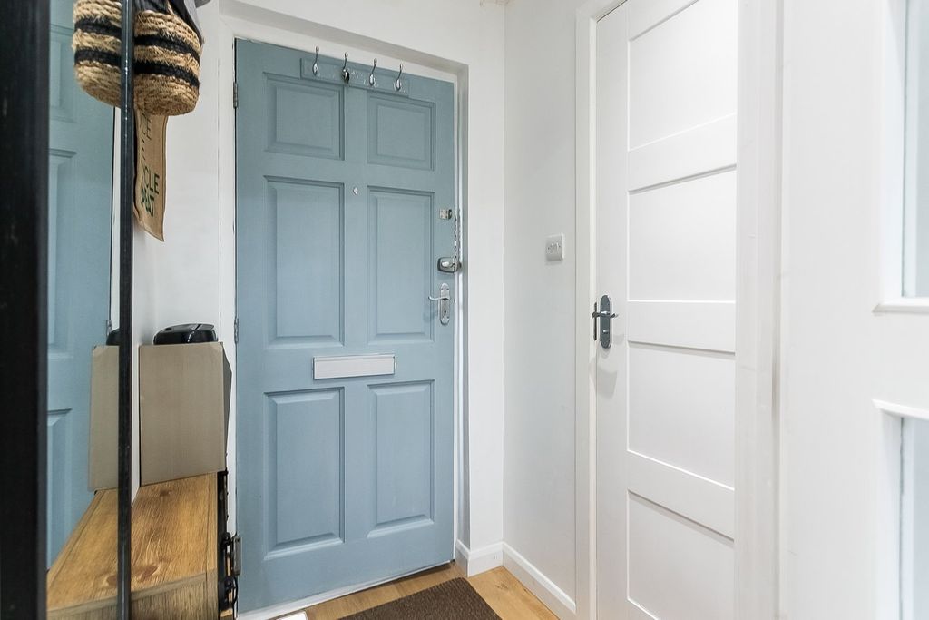 Additional image 13 of 1 bed flat for saleLaichpark Place, Edinburgh EH14