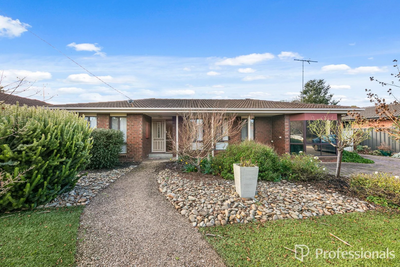 14 Margaret Drive, Bacchus Marsh VIC 3340