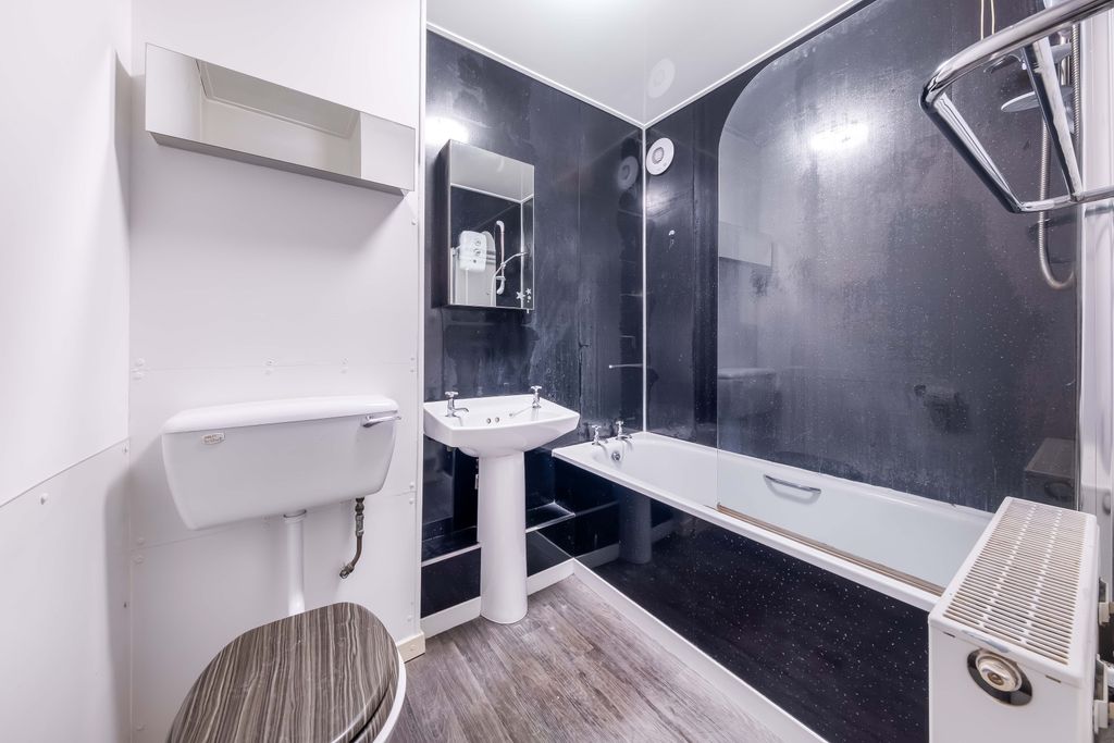 Additional image 7 of 2 bed flat for saleHappyhillock Road, Dundee DD4