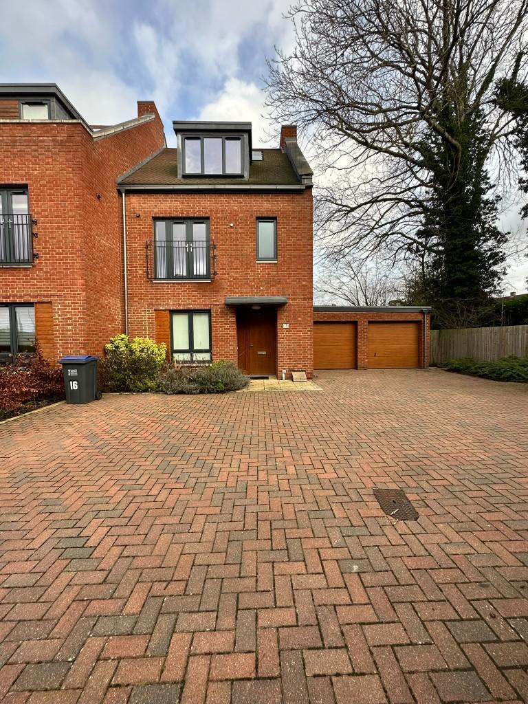 Green Close, AL9