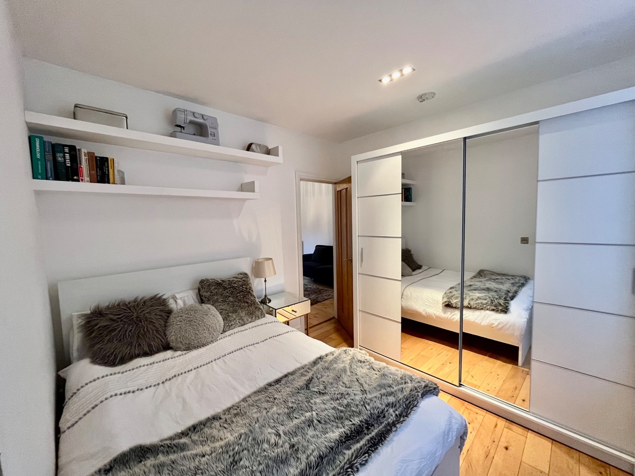 2 Bed Flat, Maresfield Court, NW3, N1 7GU photo 2