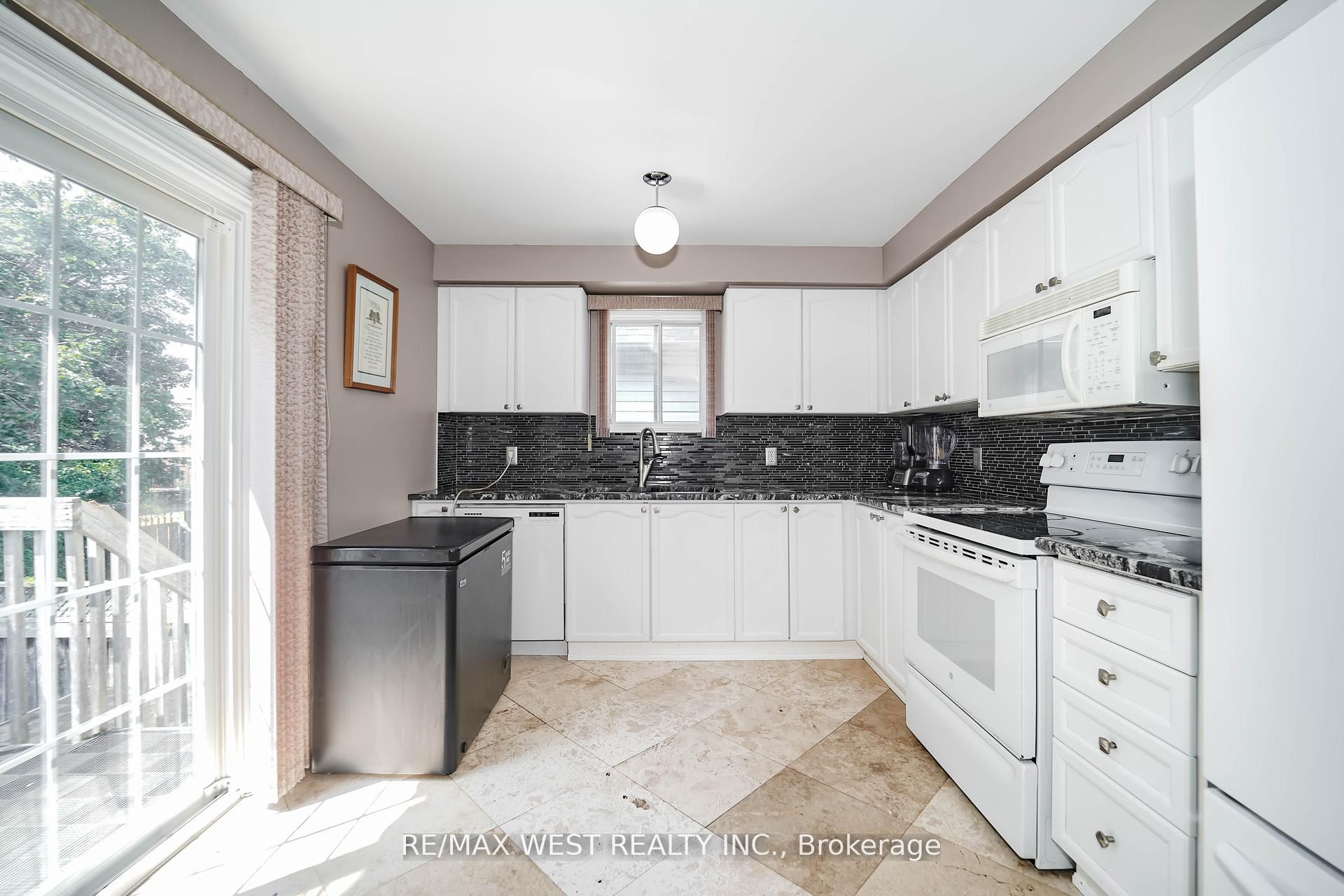 Additional image 4 of 1976 Edenwood Drive, Oshawa, ON, L1G 7Y1