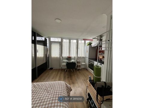 Tresham Crescent, London NW8, Studio to rent