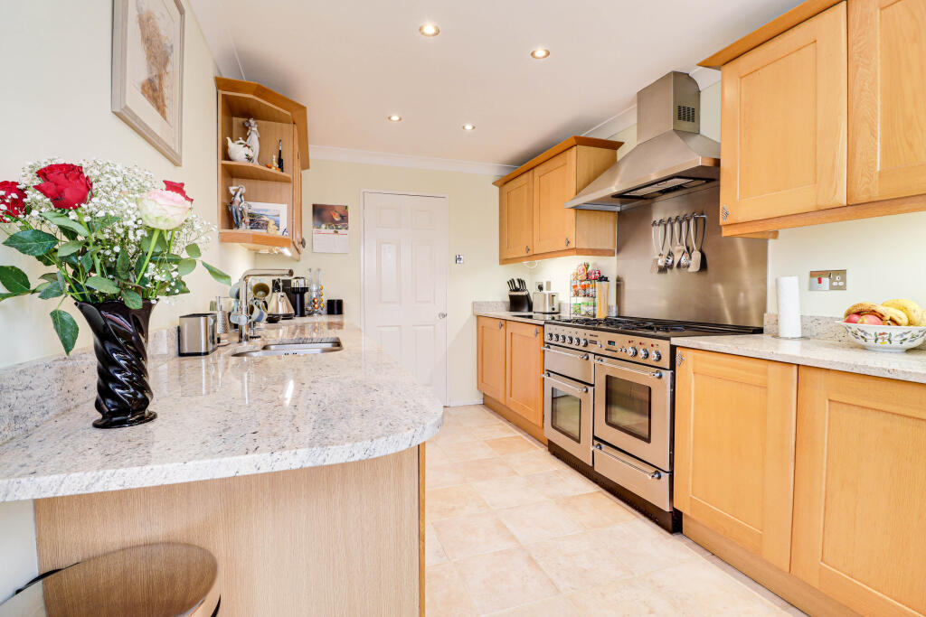 Lower Luton Road, Wheathampstead, St. Albans, AL4 photo 4