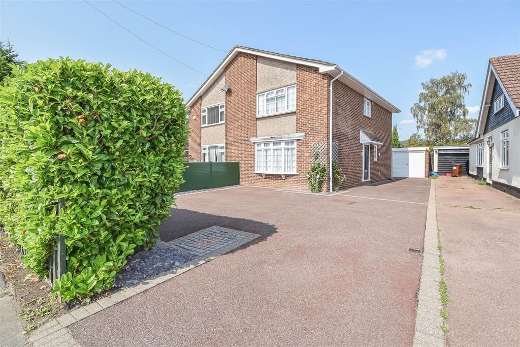 3 bed semi-detached house for saleBlackmore Road, Kelvedon Hatch CM15