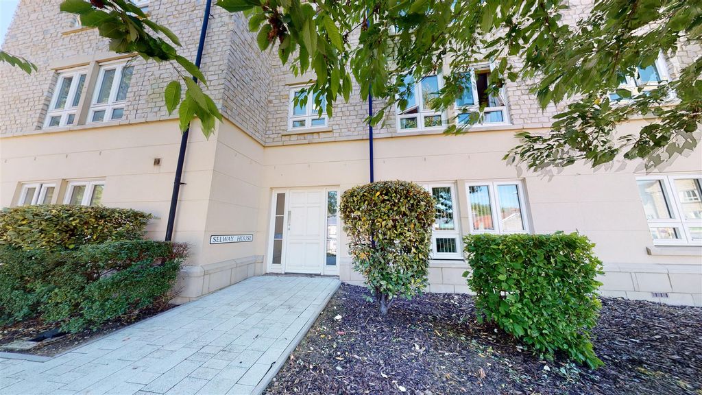 2 bed flat for saleFrome Road, Radstock BA3
