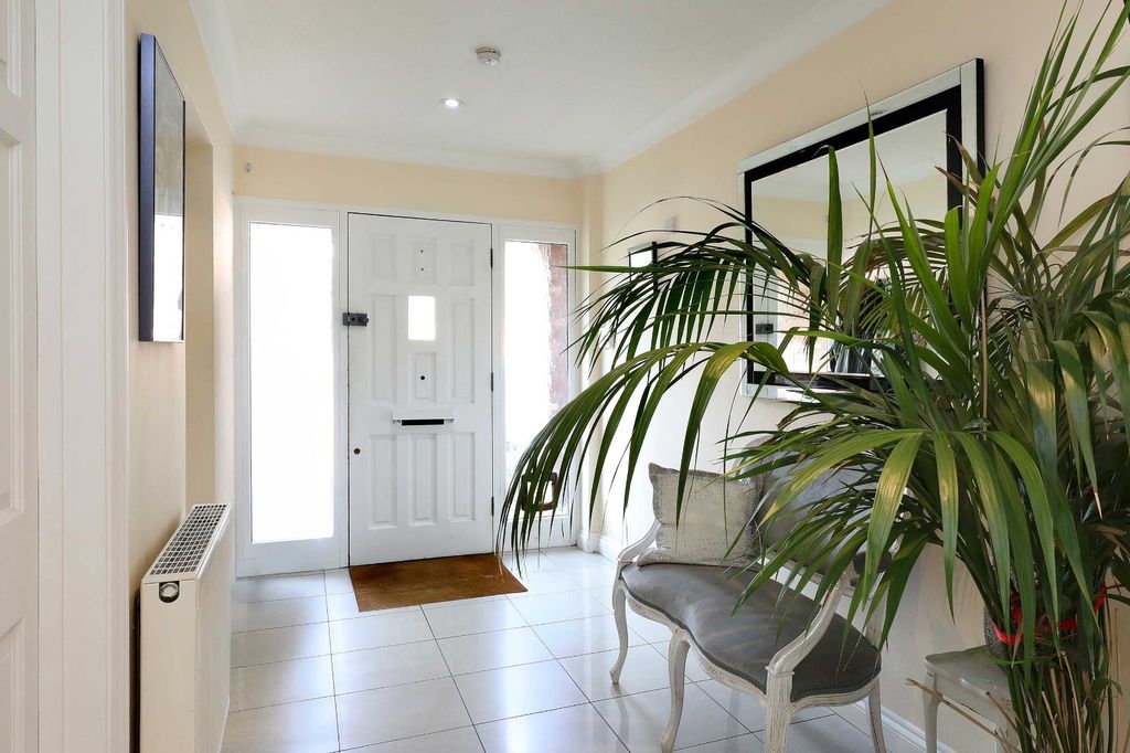 Additional image 7 of 3 bed terraced house for saleHubert Day Close, Beaconsfield, Buckinghamshire HP9