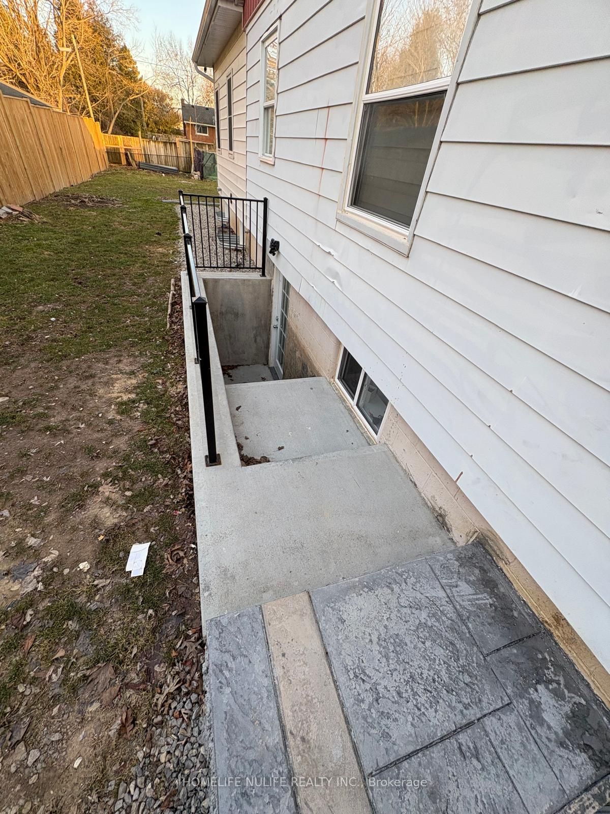 Additional image 3 of Basement-188 Parkside Drive, Hamilton, ON, L8B 0Y8