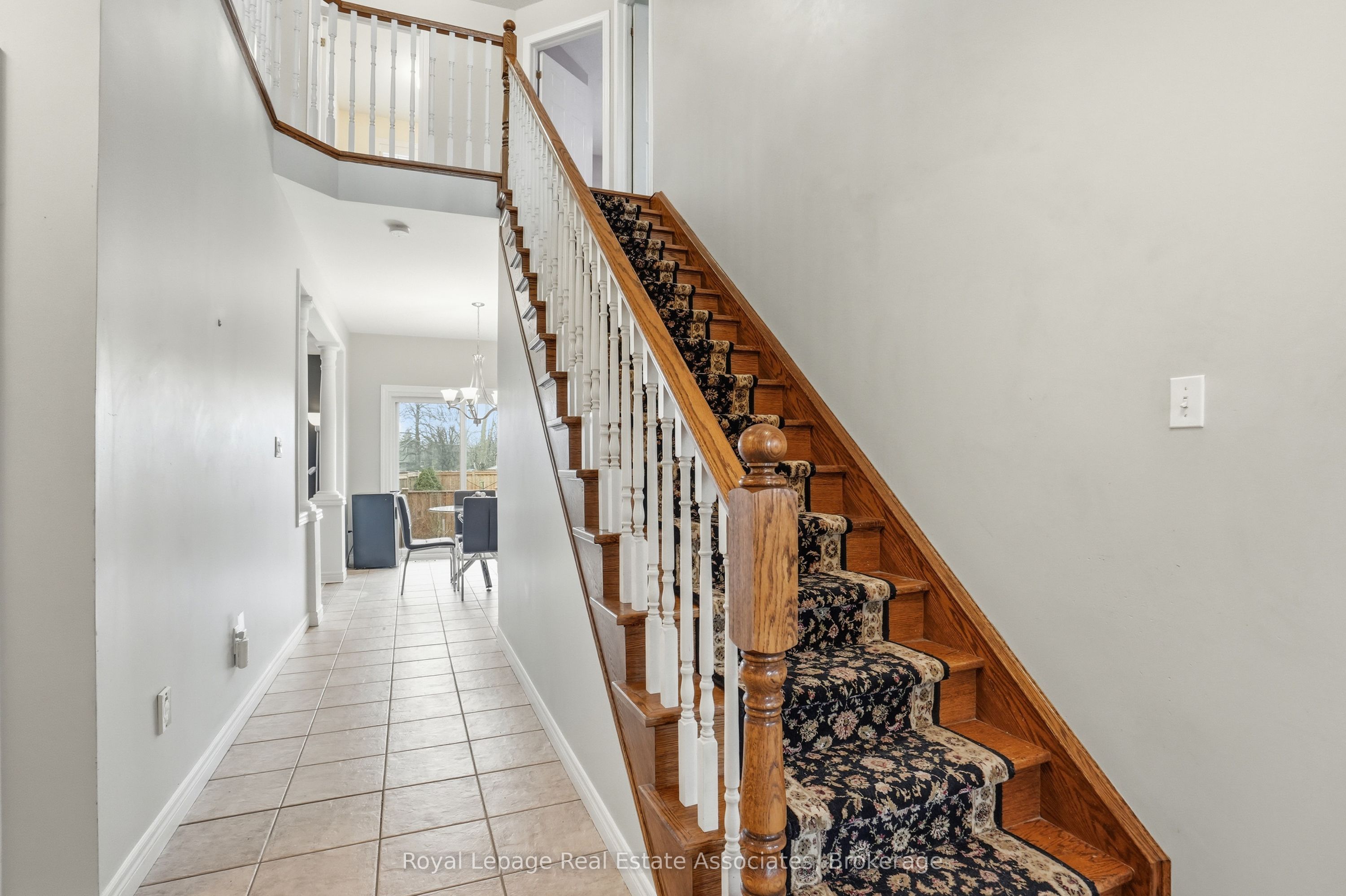 Additional image 3 of 486 Delaney Court, Burlington, ON, L7L 5T7