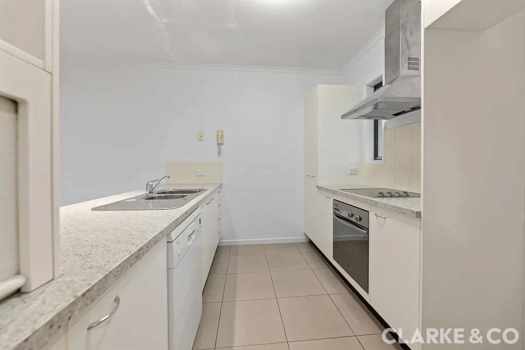 12/24 Coolamon Crescent, Beerwah QLD 4519 photo 4