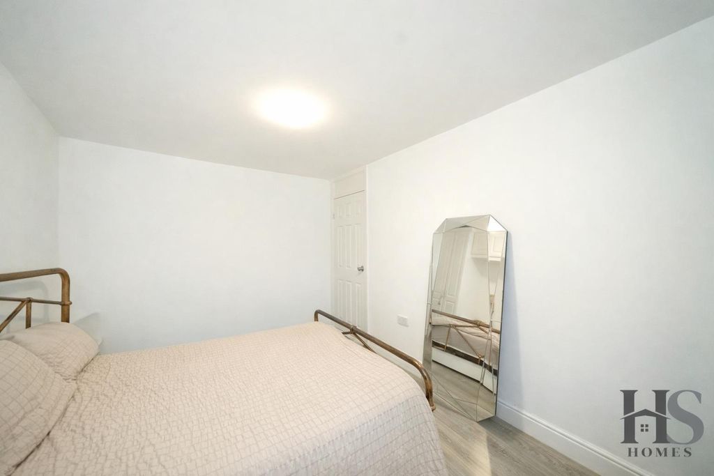 Additional image 8 of 2 bed flat for saleBadgers Bank Road, Sutton Coldfield B74