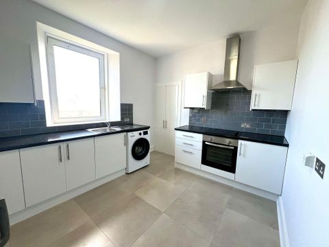 Second Floor Flat Left, 18 Urquhart Street, Aberdeen AB24