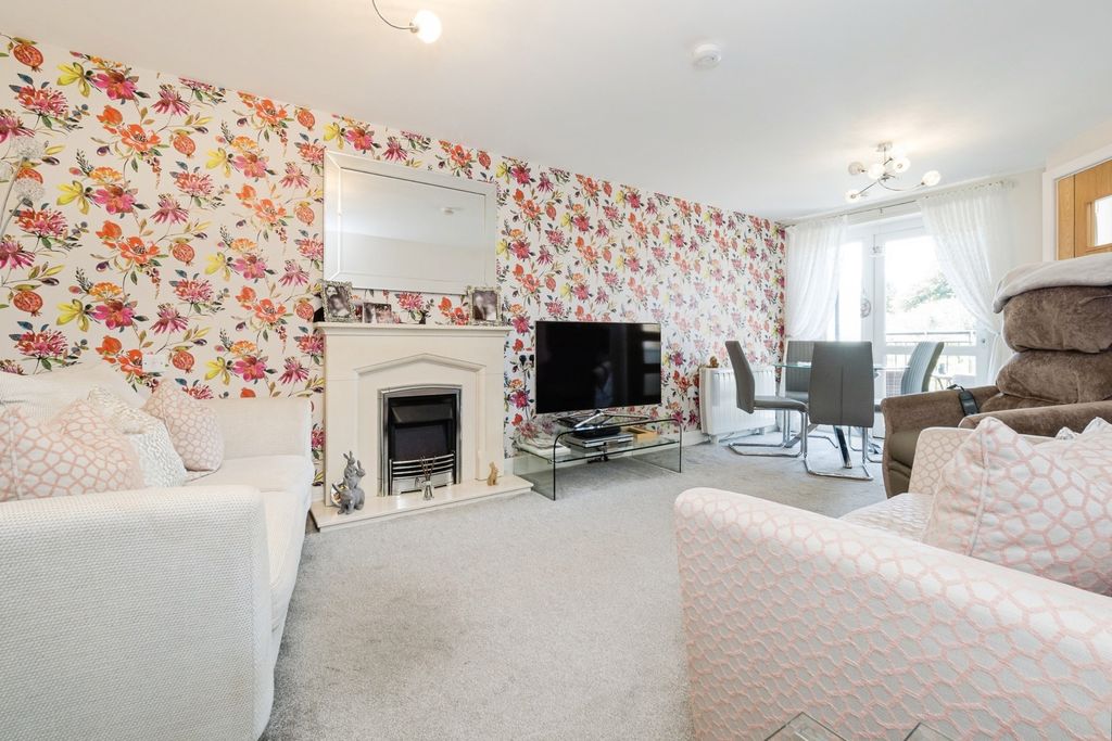 Additional image 3 of 2 bed flat for saleWhite Hart Lane, Romford RM7