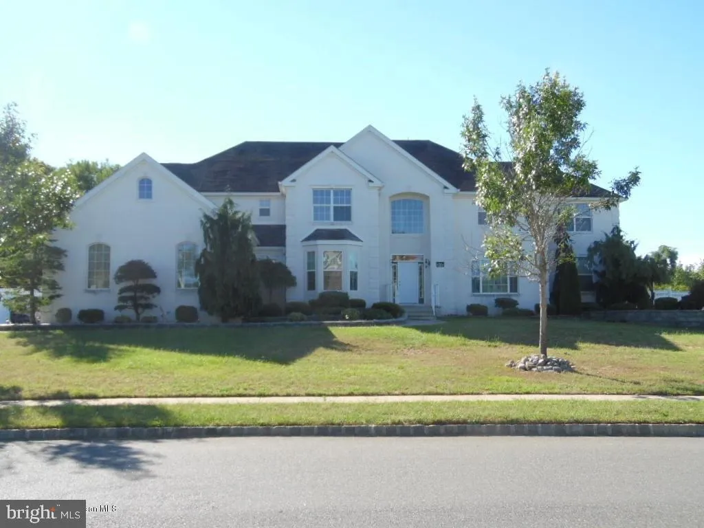 1894 Charlton Circle, Toms River, NJ 08755