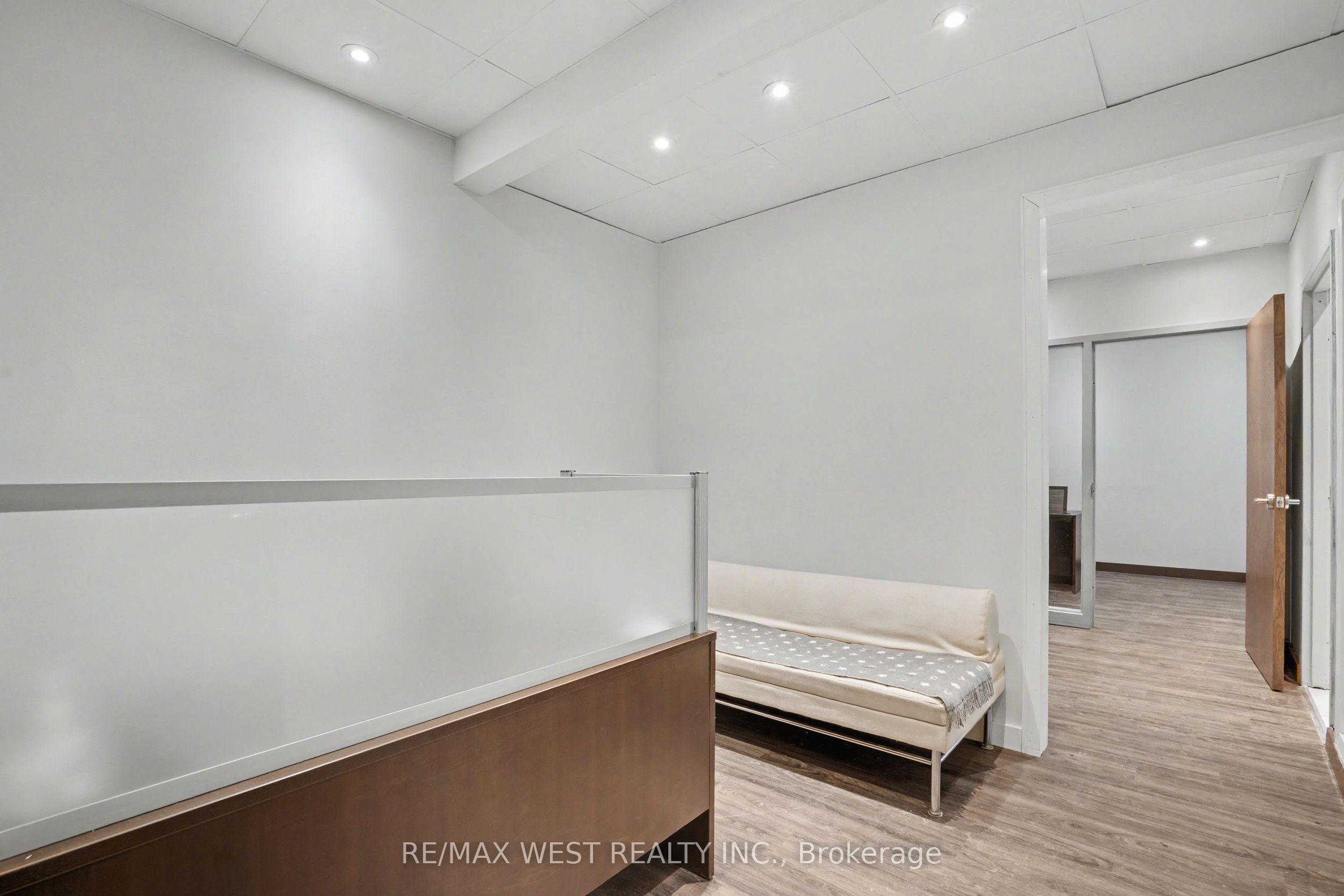 Additional image 4 of 204-6174 Yonge Street, Toronto, ON, M2M 3X1