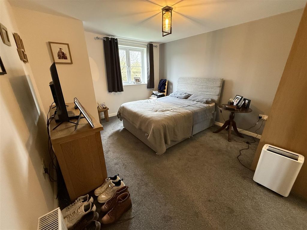 Additional image 17 of 2 bed flat for saleRhodfa'r Ceffyl, Ffoslas, Kidwelly SA17