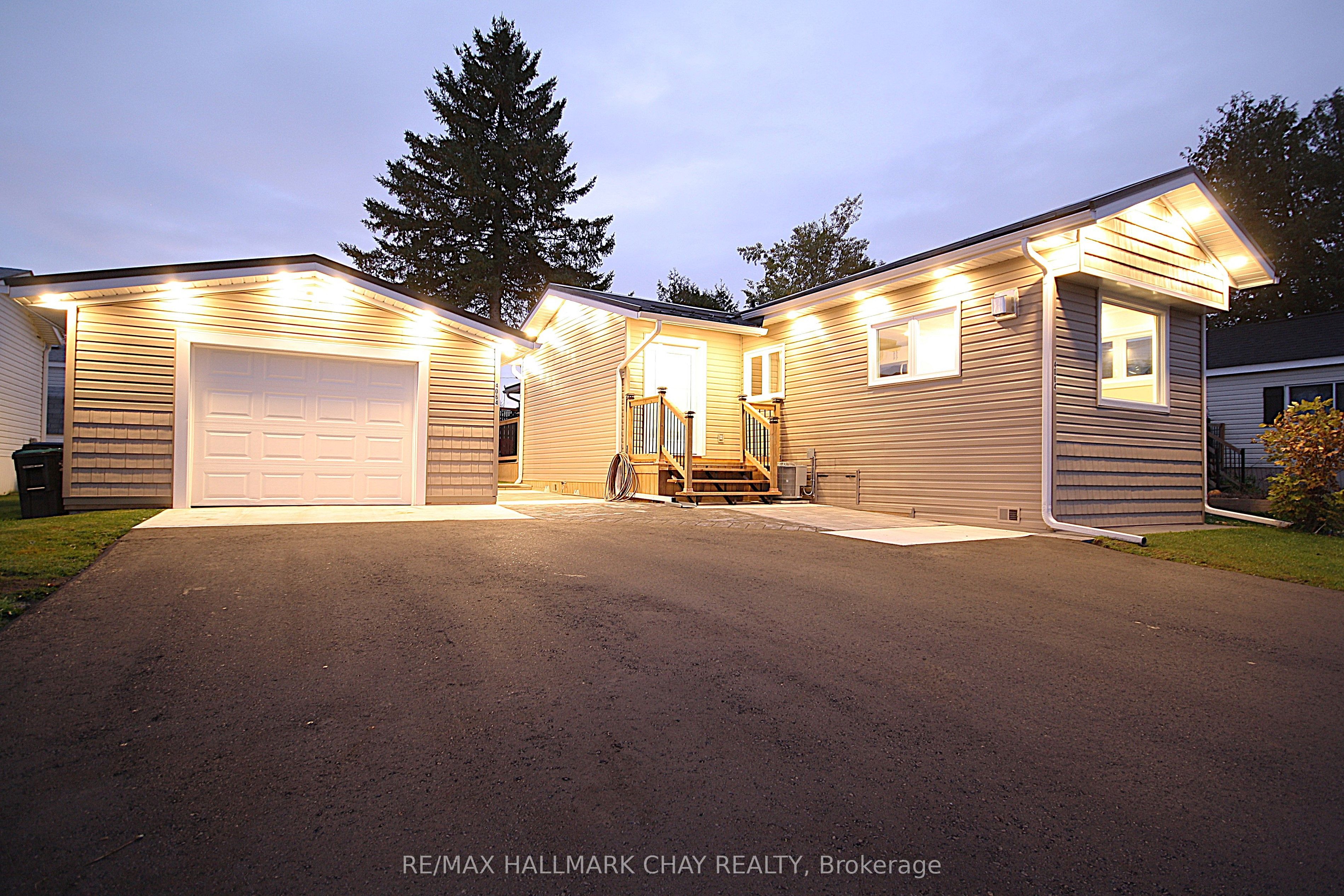 4064 Ash Crescent, Severn, ON, L3V 6H4