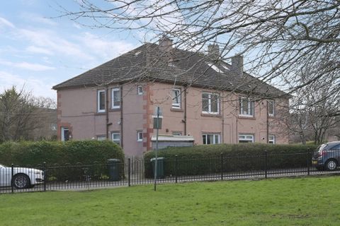 Northfield Square, Northfield, Edinburgh EH8