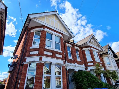 Thornbury Avenue, Southampton, Hampshire SO15, Studio to rent