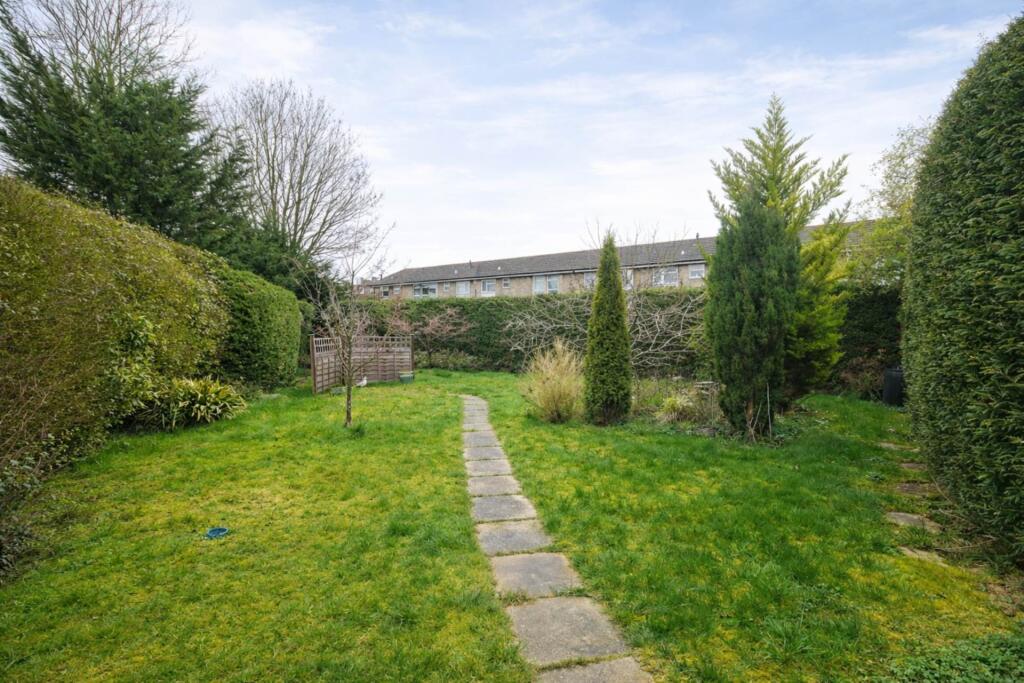 Knolles Crescent, Welham Green