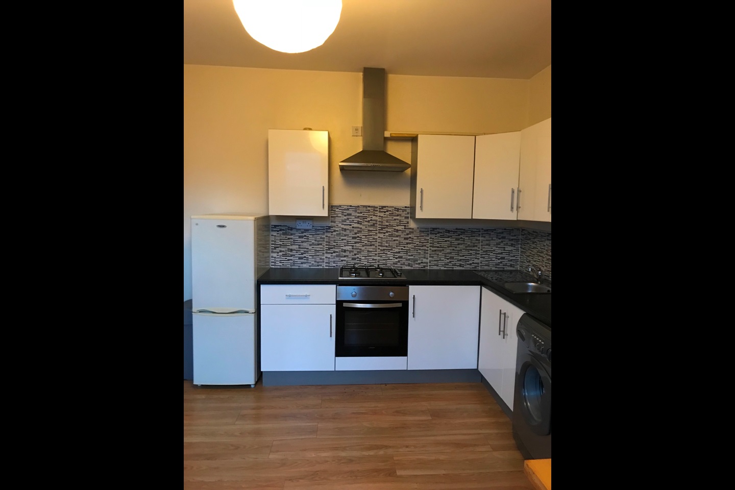 3 Bed Flat, Aberdeen Grove, LS12, N1 7GU photo 2