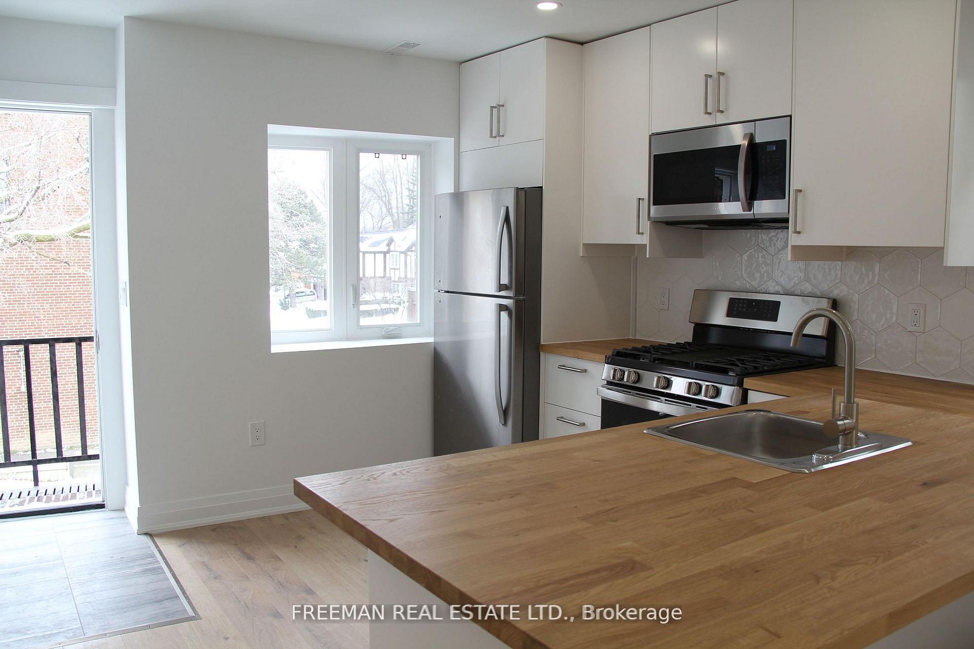2-3449 Yonge Street, Toronto, ON, M4N 2N3
