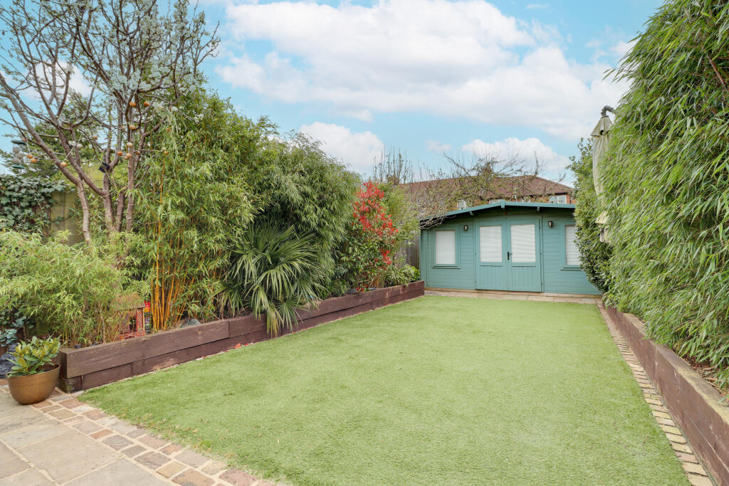 Additional image 13 of Holly Walk, Harpenden, Hertfordshire, AL5