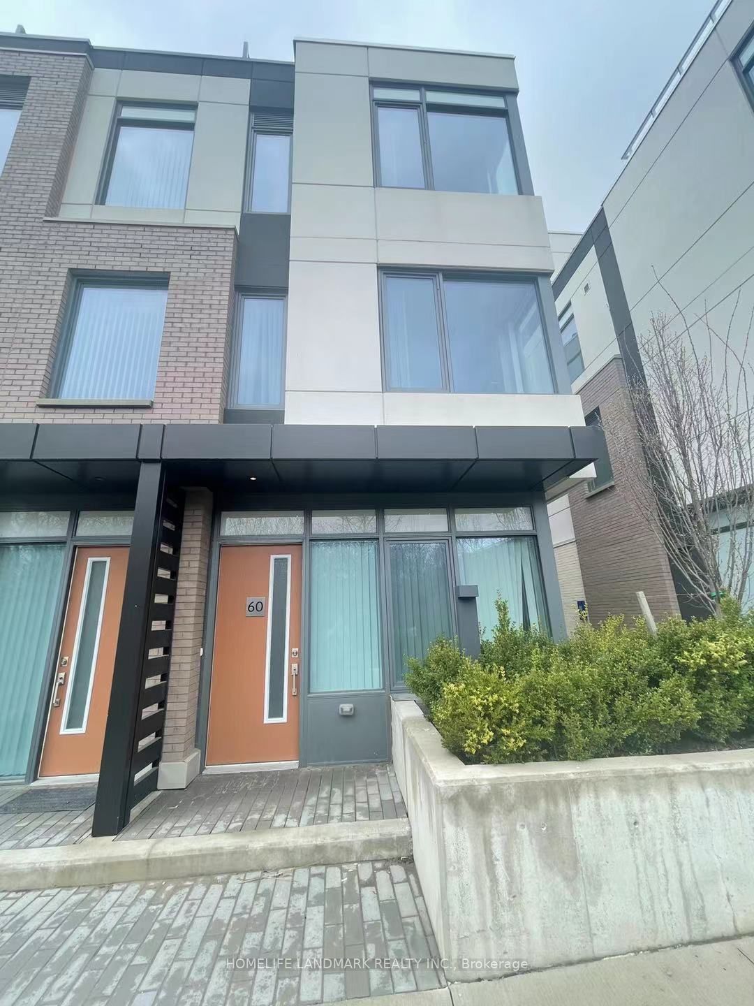 Th 60-1060 Portage Parkway E, Vaughan, ON, L4K 0K3