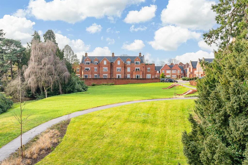 Tomlinson Court, Welwyn