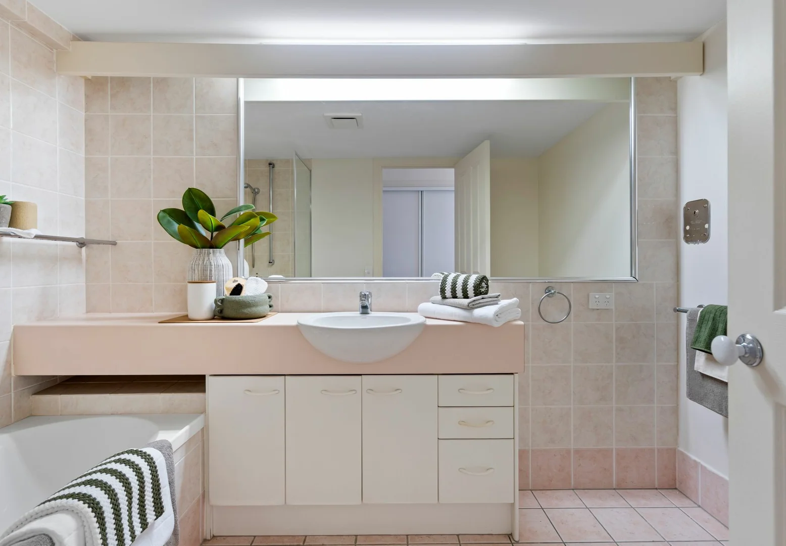 Additional image 19 of 27/93 Old Burleigh Road, Broadbeach QLD 4218