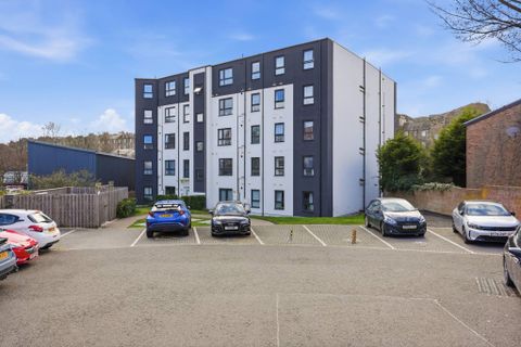 Sunnybank Place, Meadowbank, Edinburgh EH7